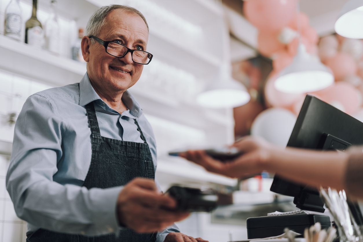 Dia do Comerciante: Celebrando os Protagonistas do Comércio e Seu Papel no Mercado Logístico